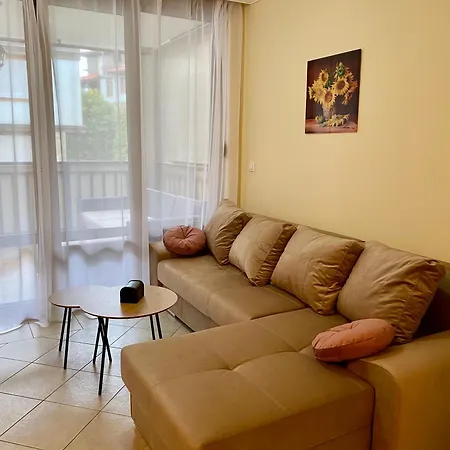 Aj 5, Santa Marina Village, Daire